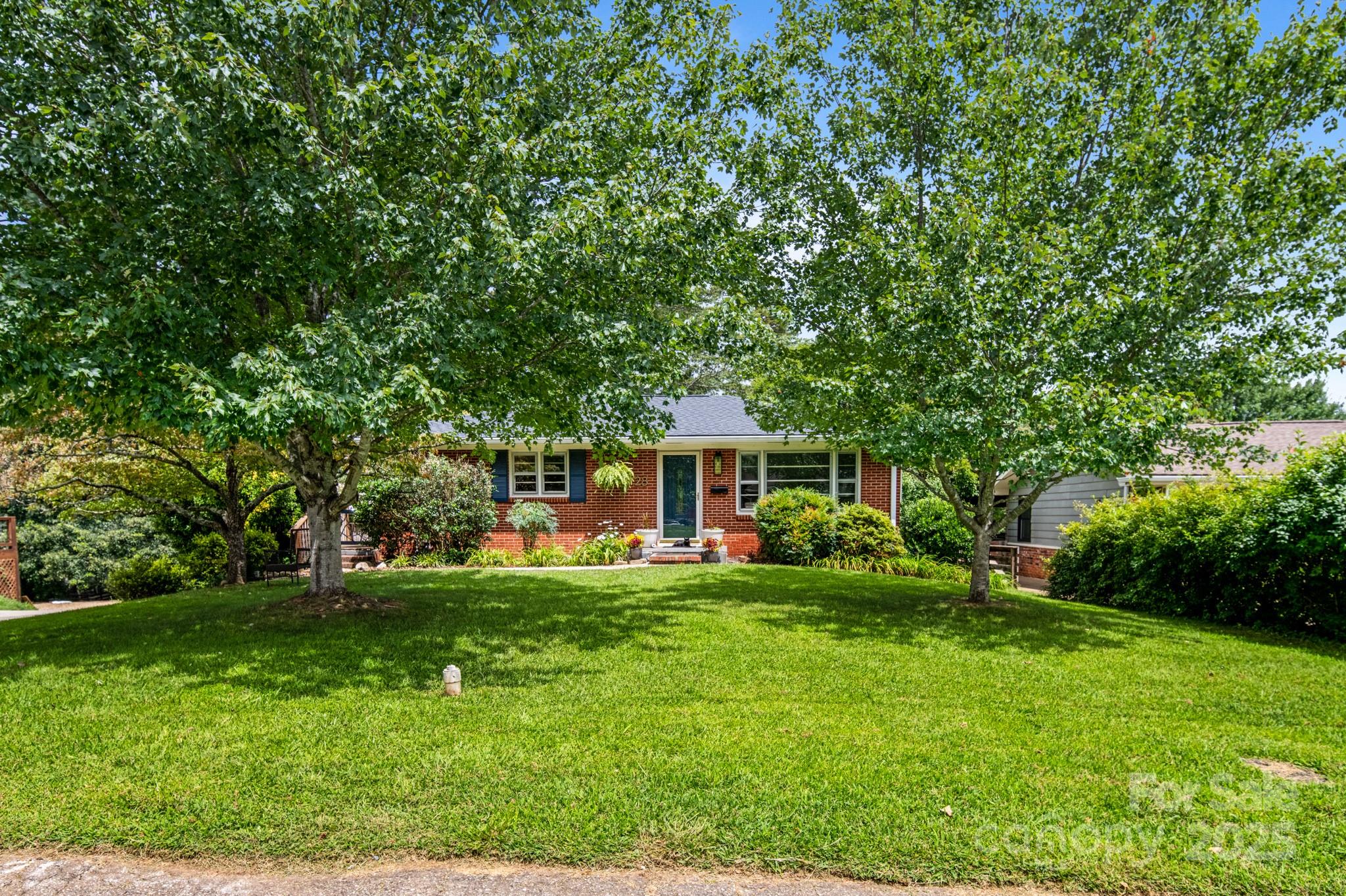 28 Woodgate Road