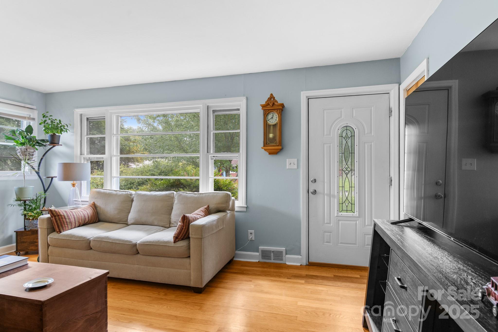 28 Woodgate Road