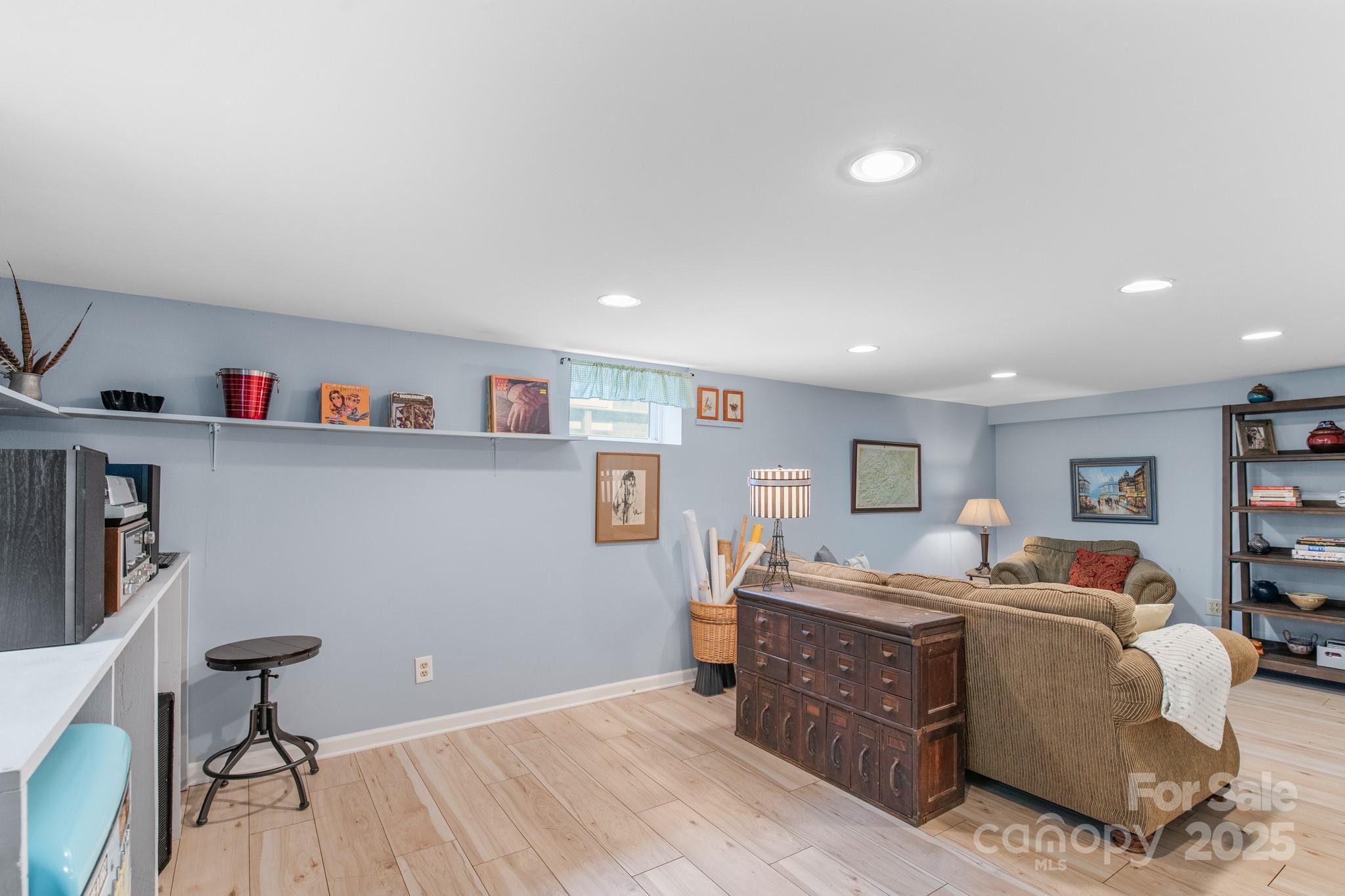 28 Woodgate Road