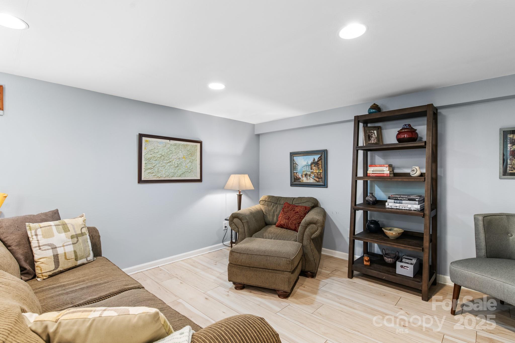 28 Woodgate Road