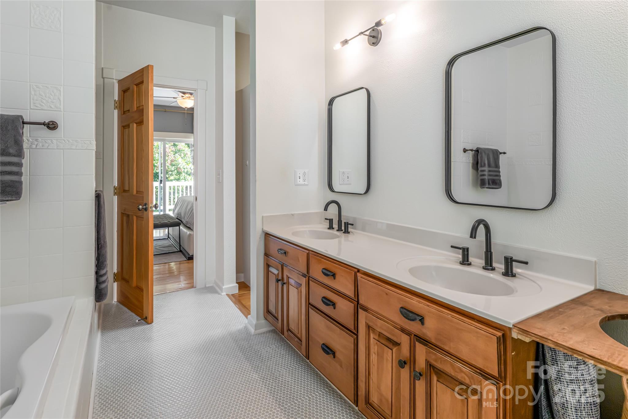 80 Boone Trail