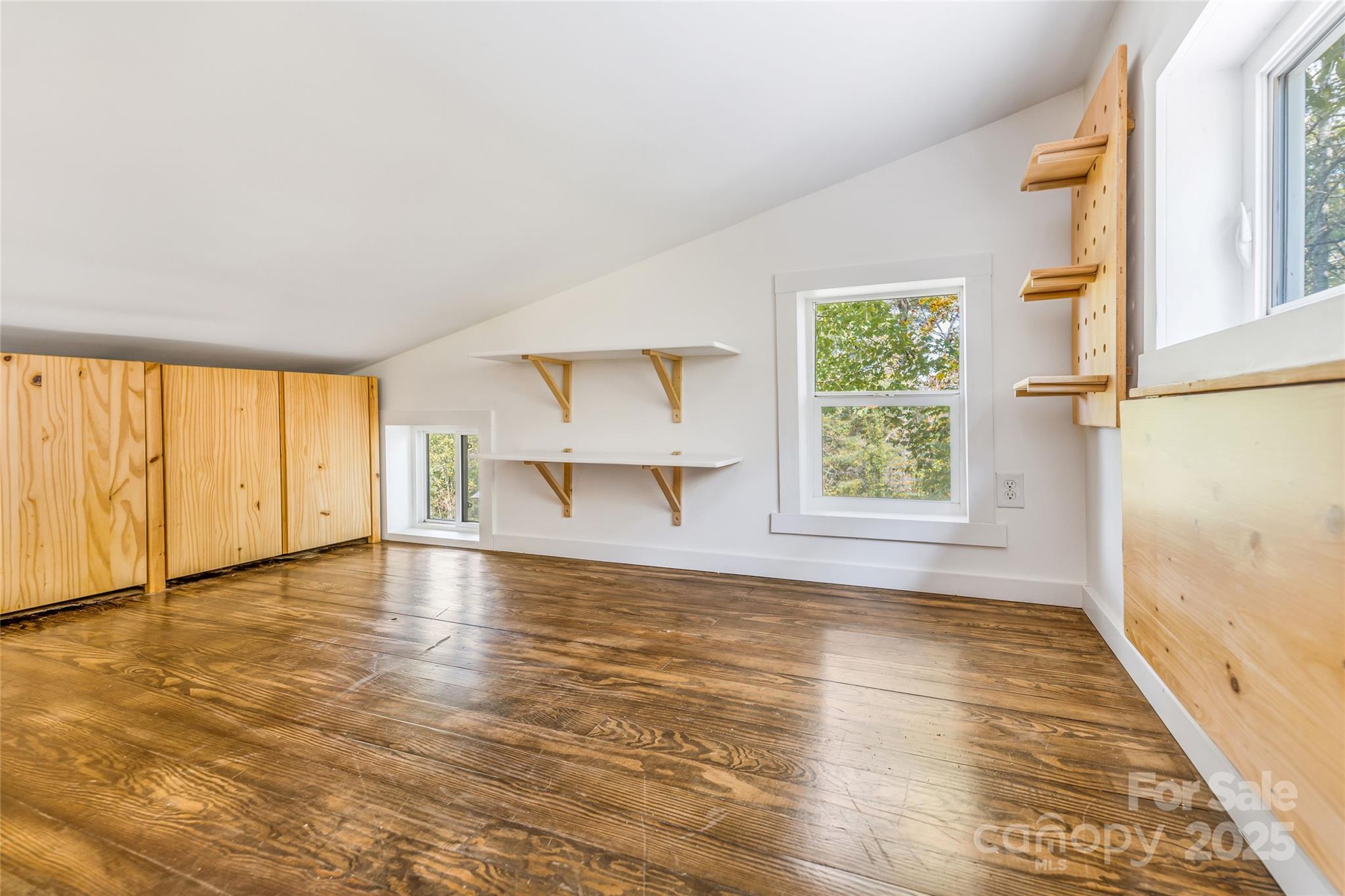 160 ivy bluffs Road