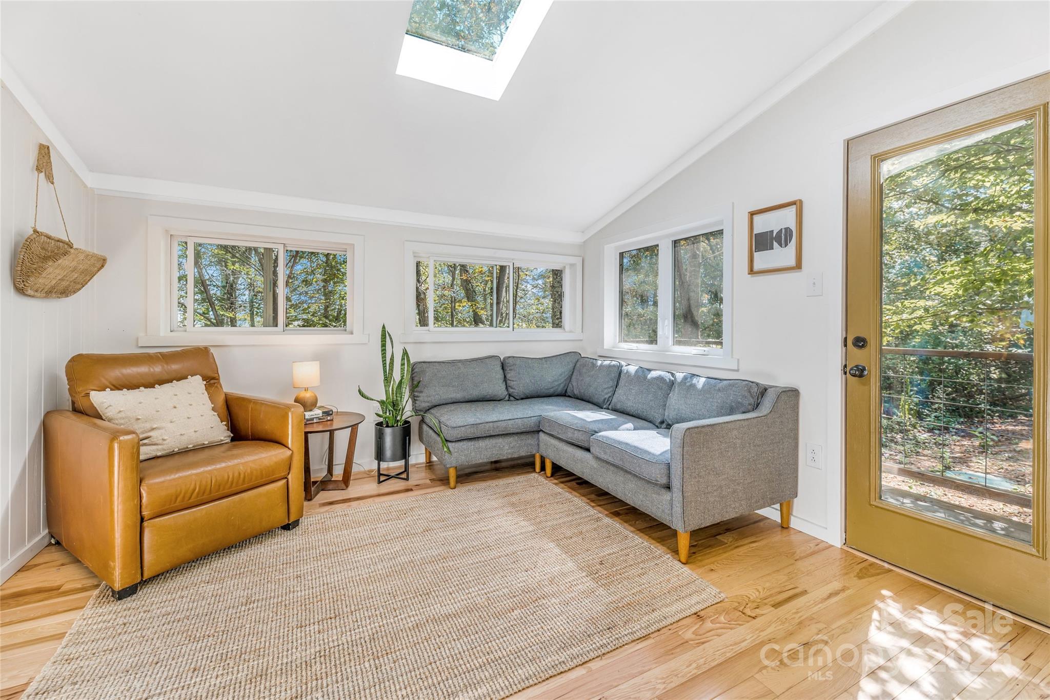 160 ivy bluffs Road