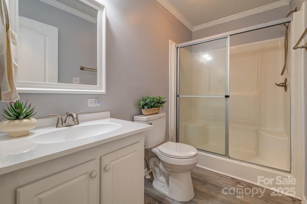 6 Clark Meadow Lane