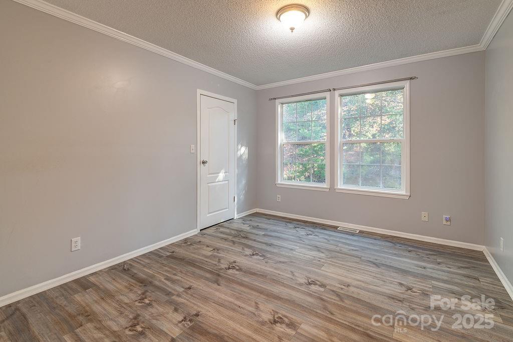 6 Clark Meadow Lane