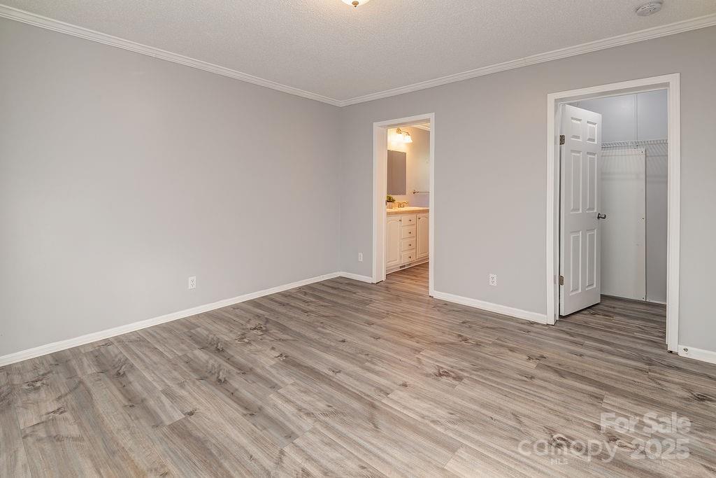 6 Clark Meadow Lane