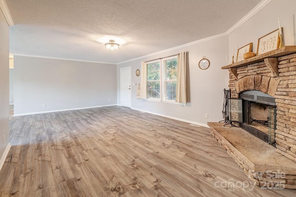 6 Clark Meadow Lane