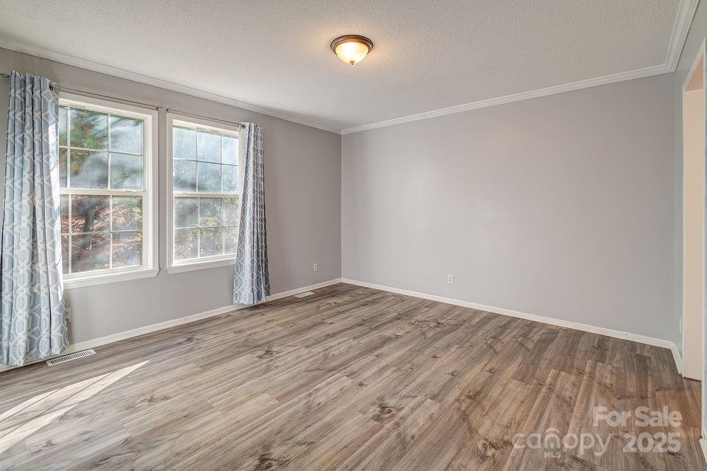 6 Clark Meadow Lane