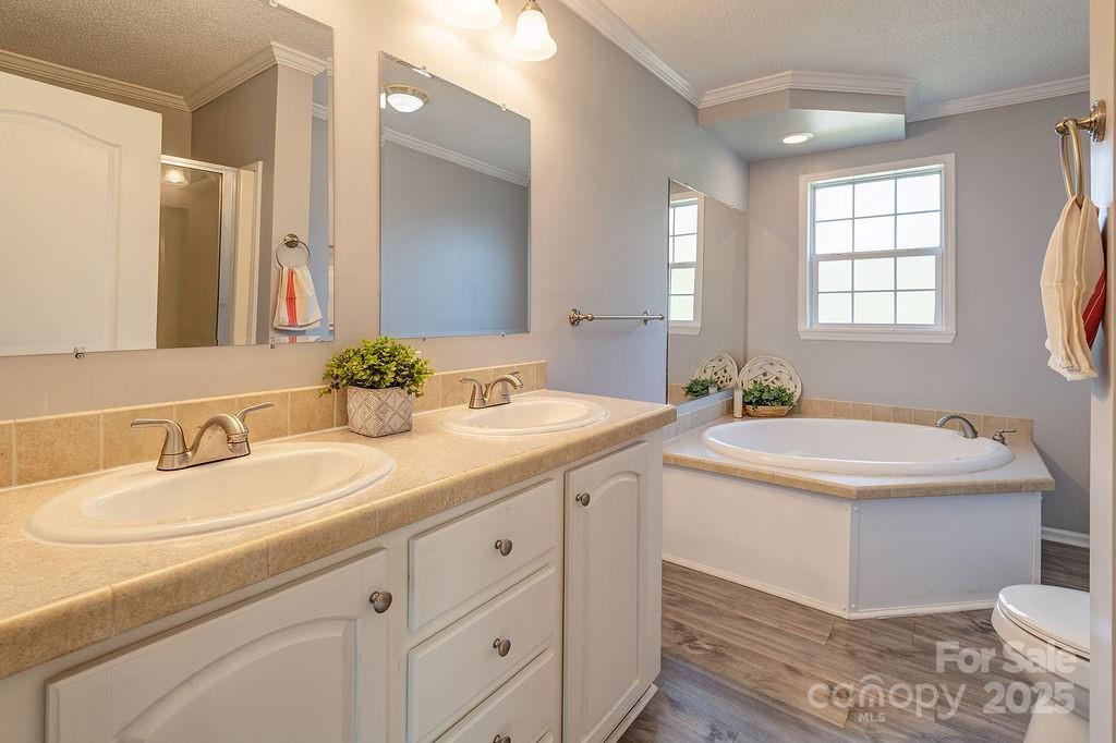 6 Clark Meadow Lane
