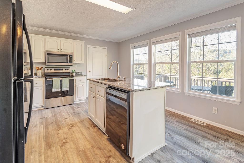 6 Clark Meadow Lane