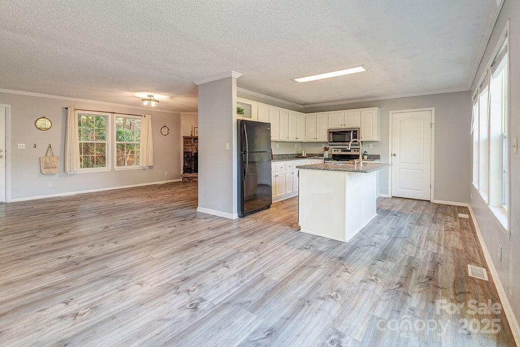 6 Clark Meadow Lane