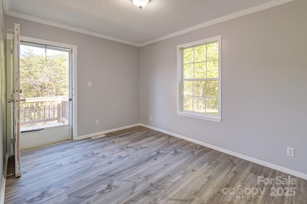 6 Clark Meadow Lane