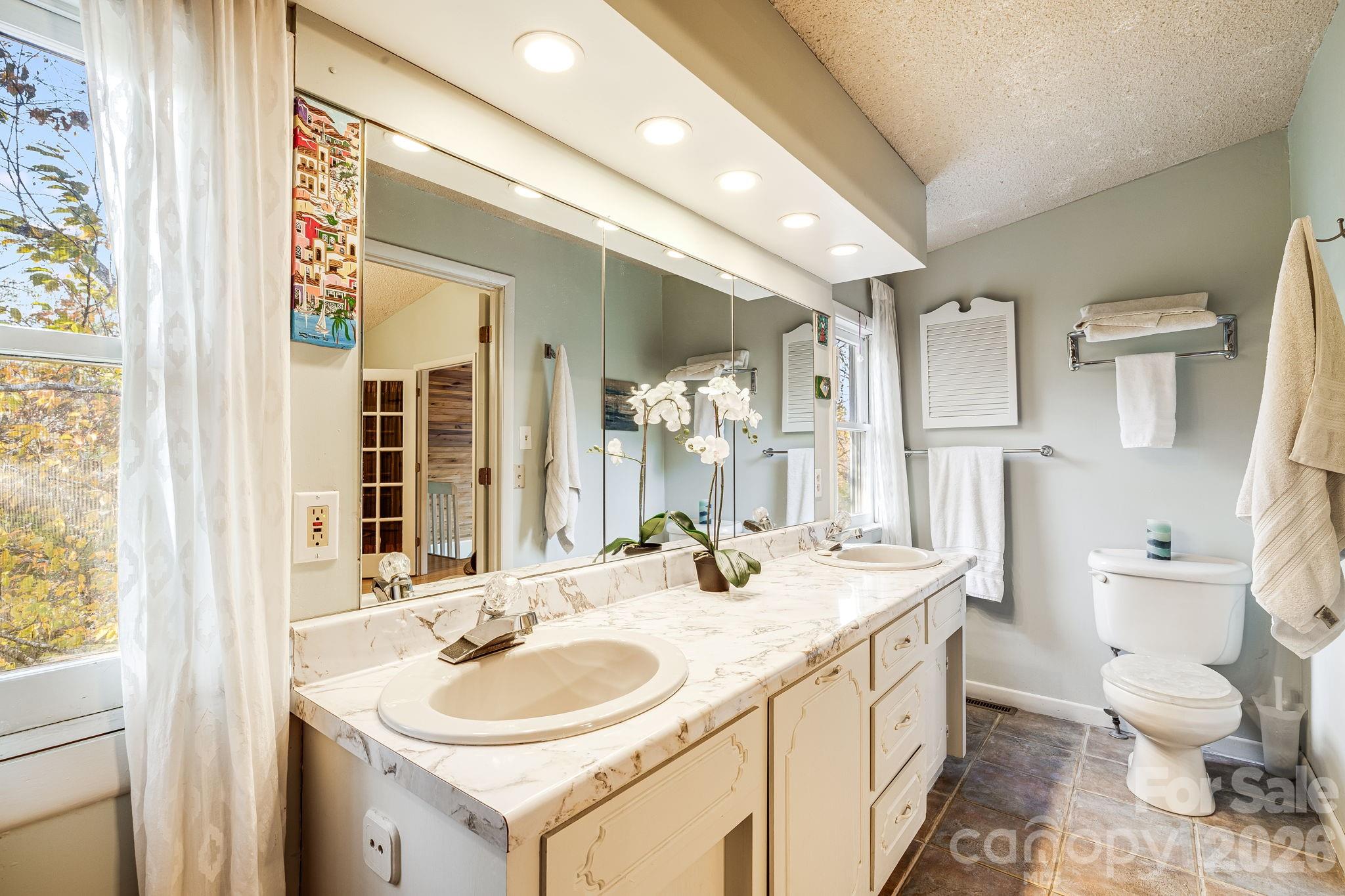 15 Crest Circle Drive