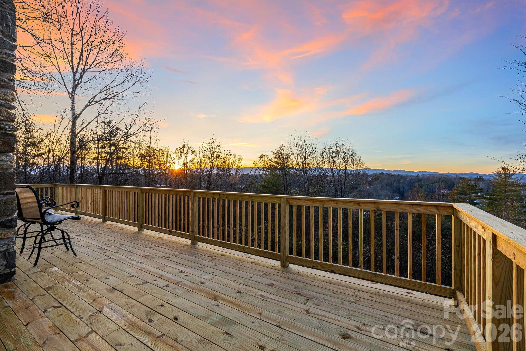 15 Crest Circle Drive