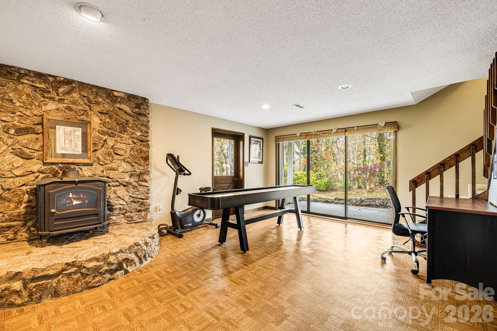 15 Crest Circle Drive