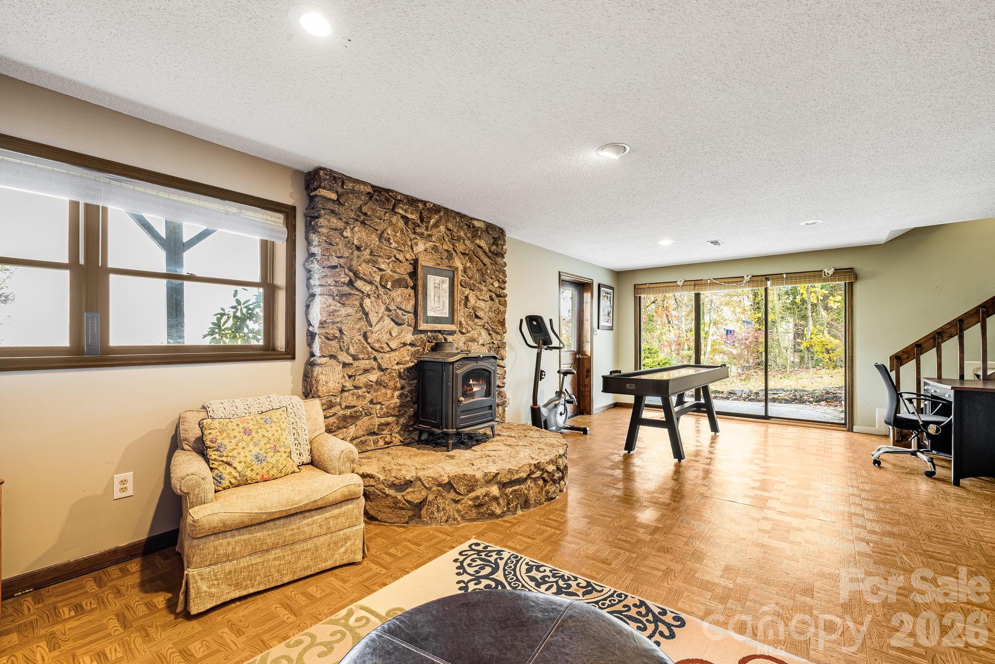 15 Crest Circle Drive