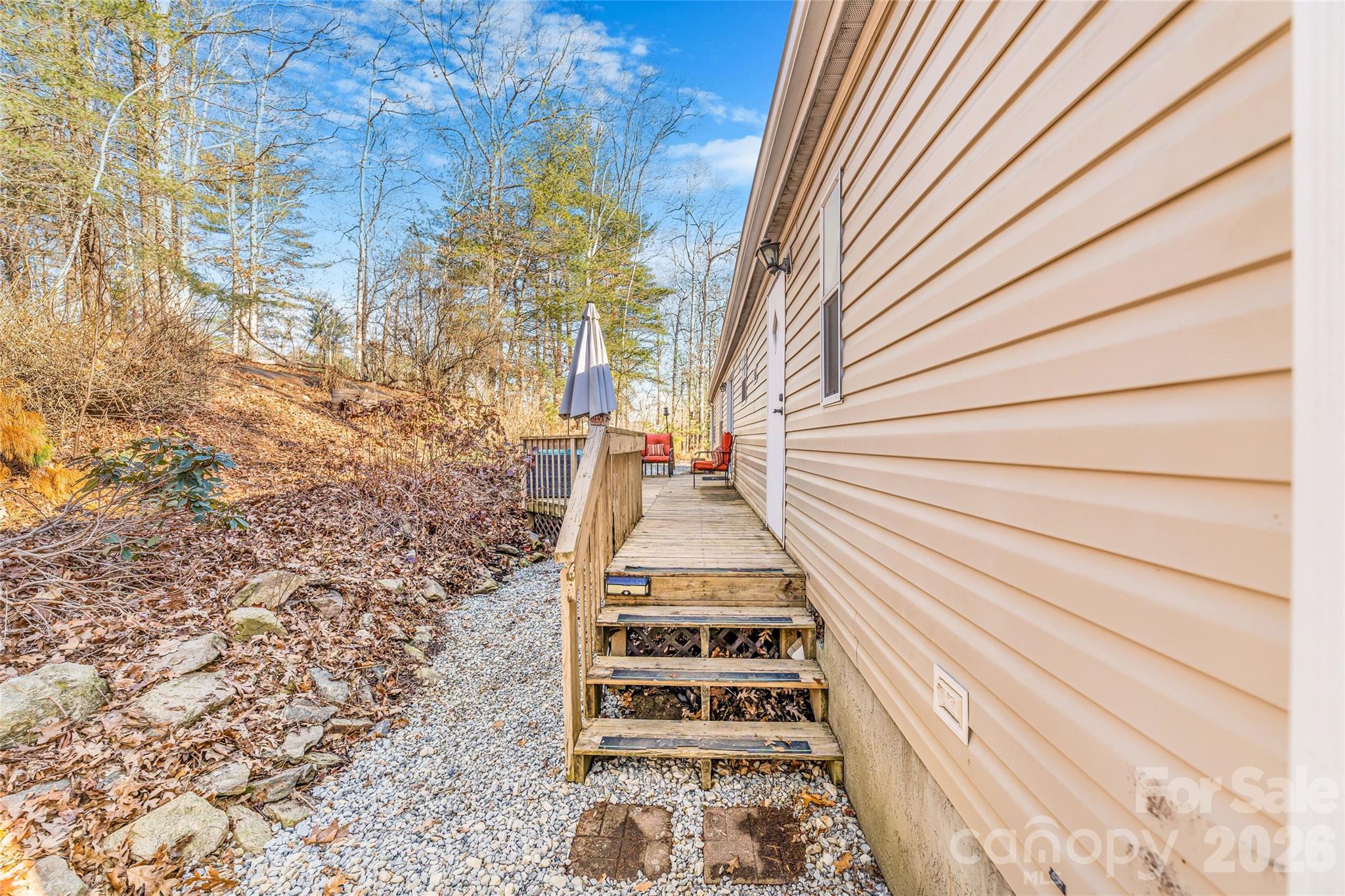 140 Crows nest Road