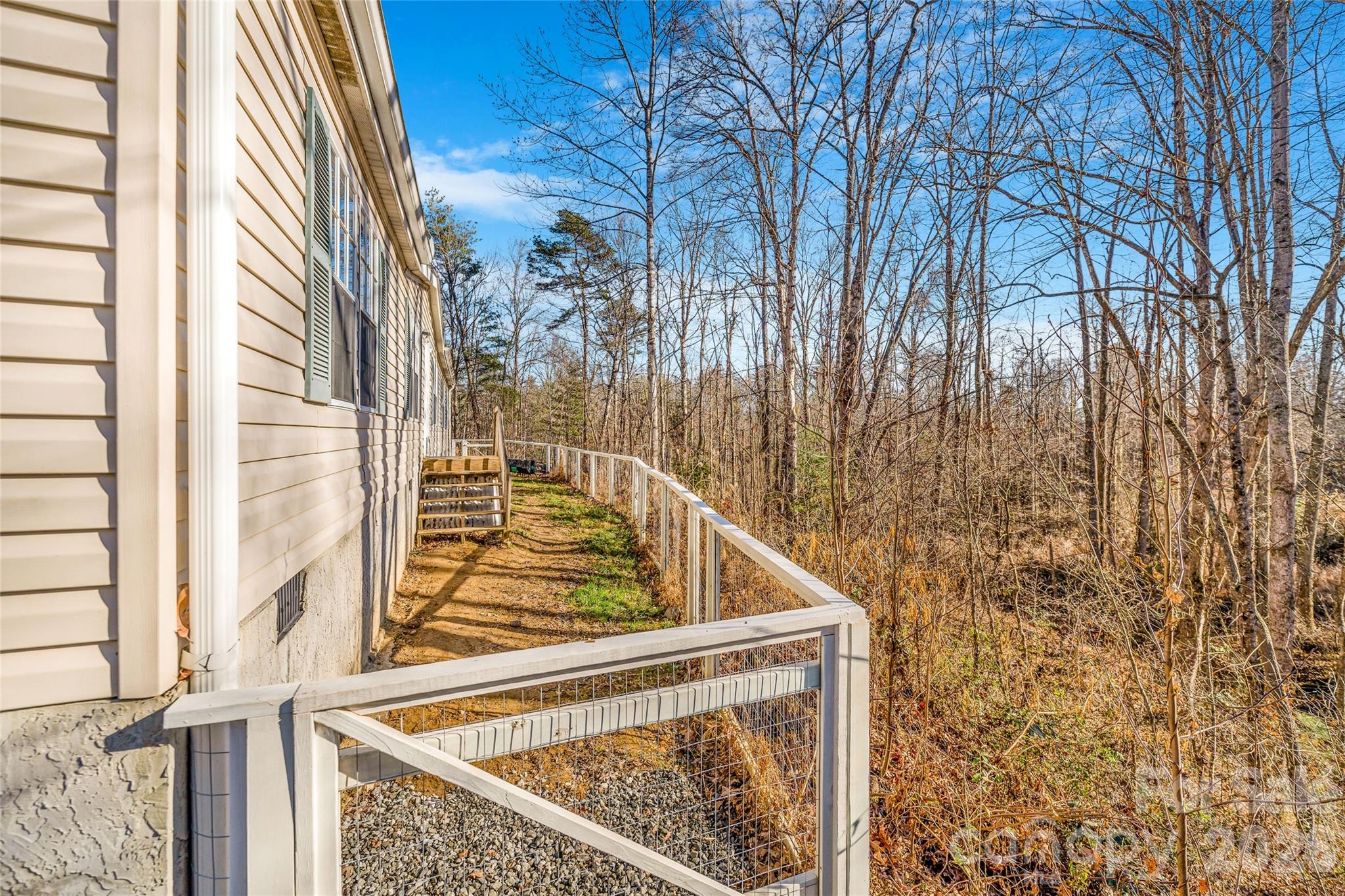 140 Crows nest Road