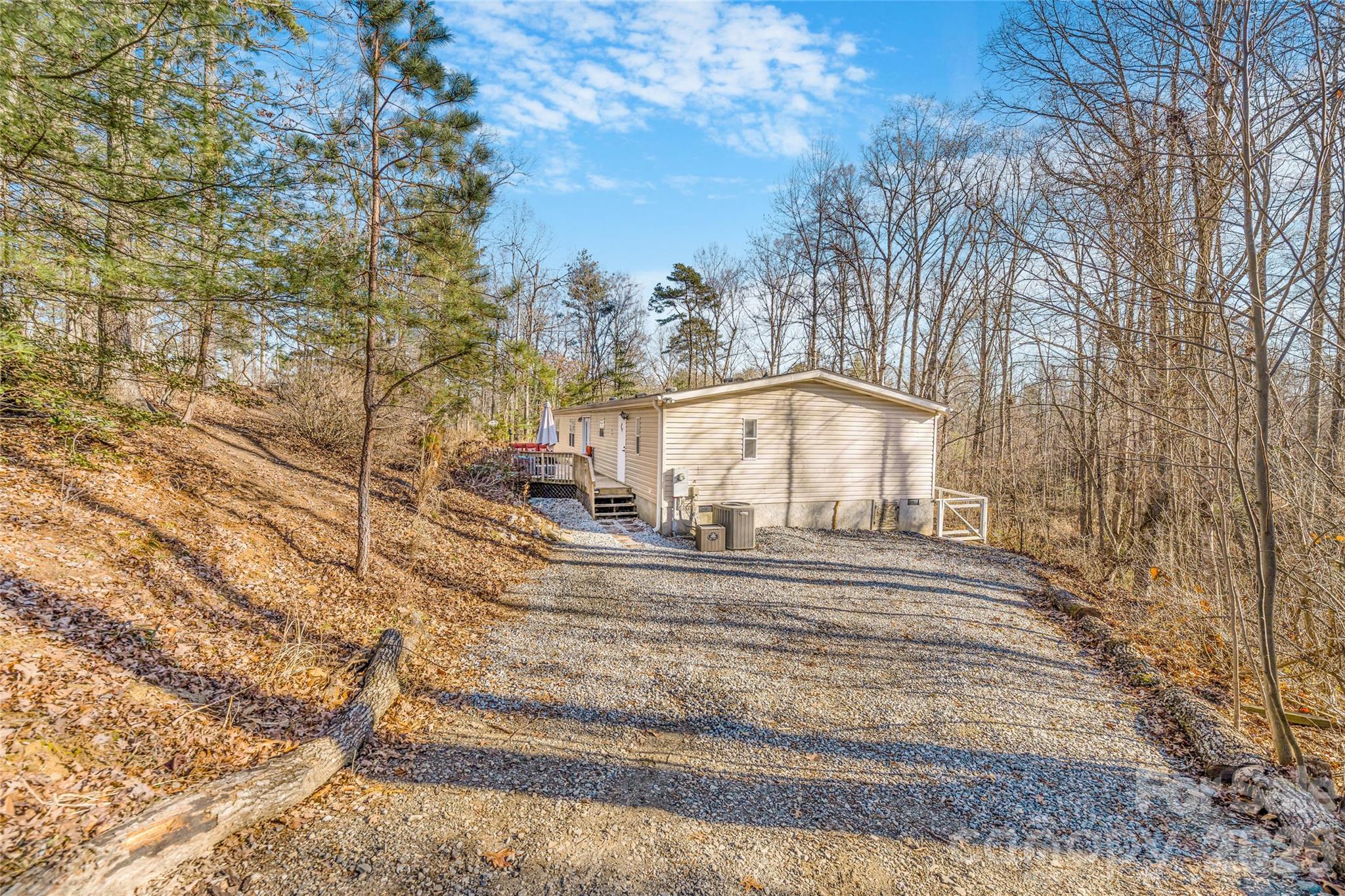 140 Crows nest Road