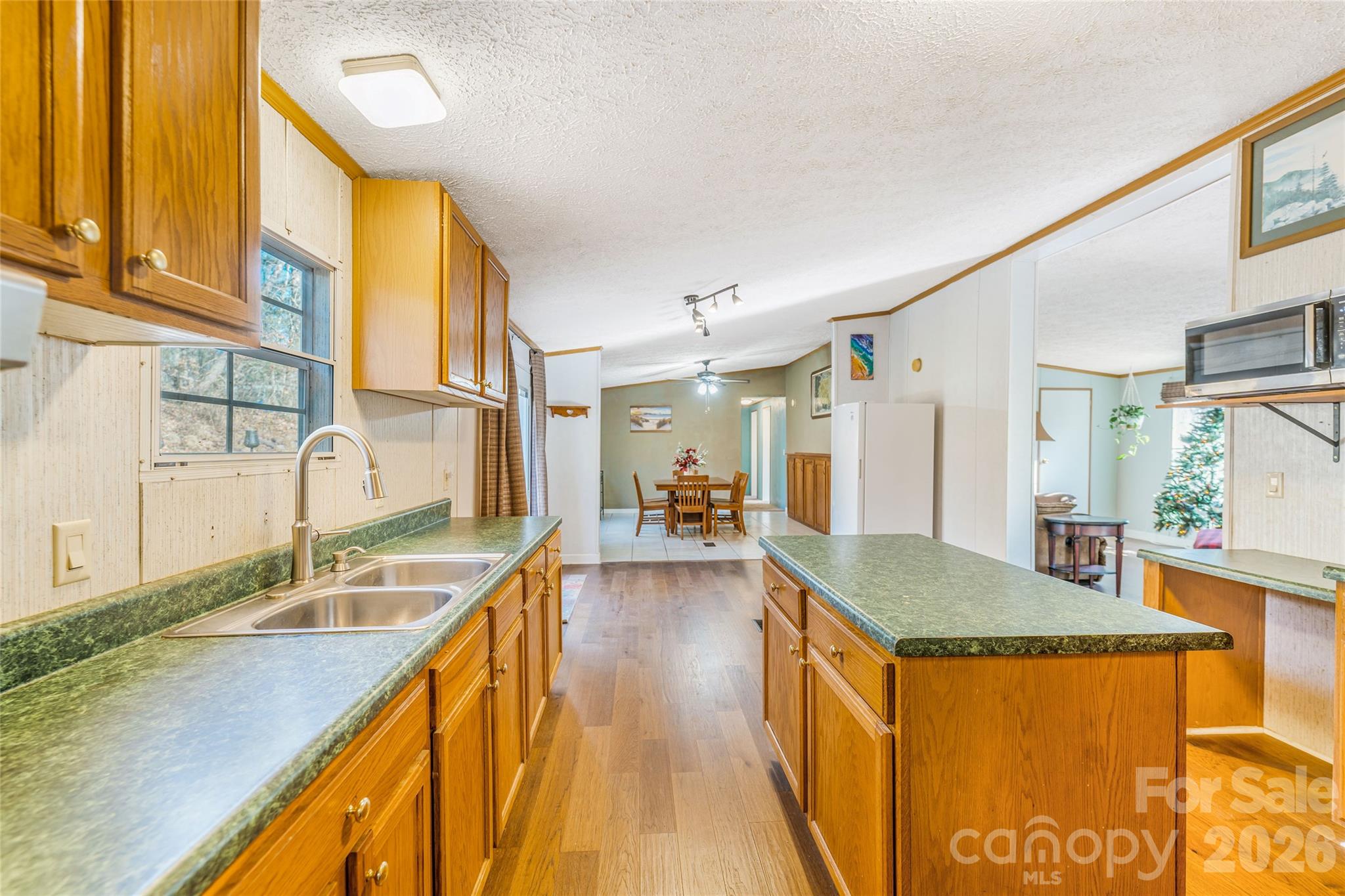 140 Crows nest Road