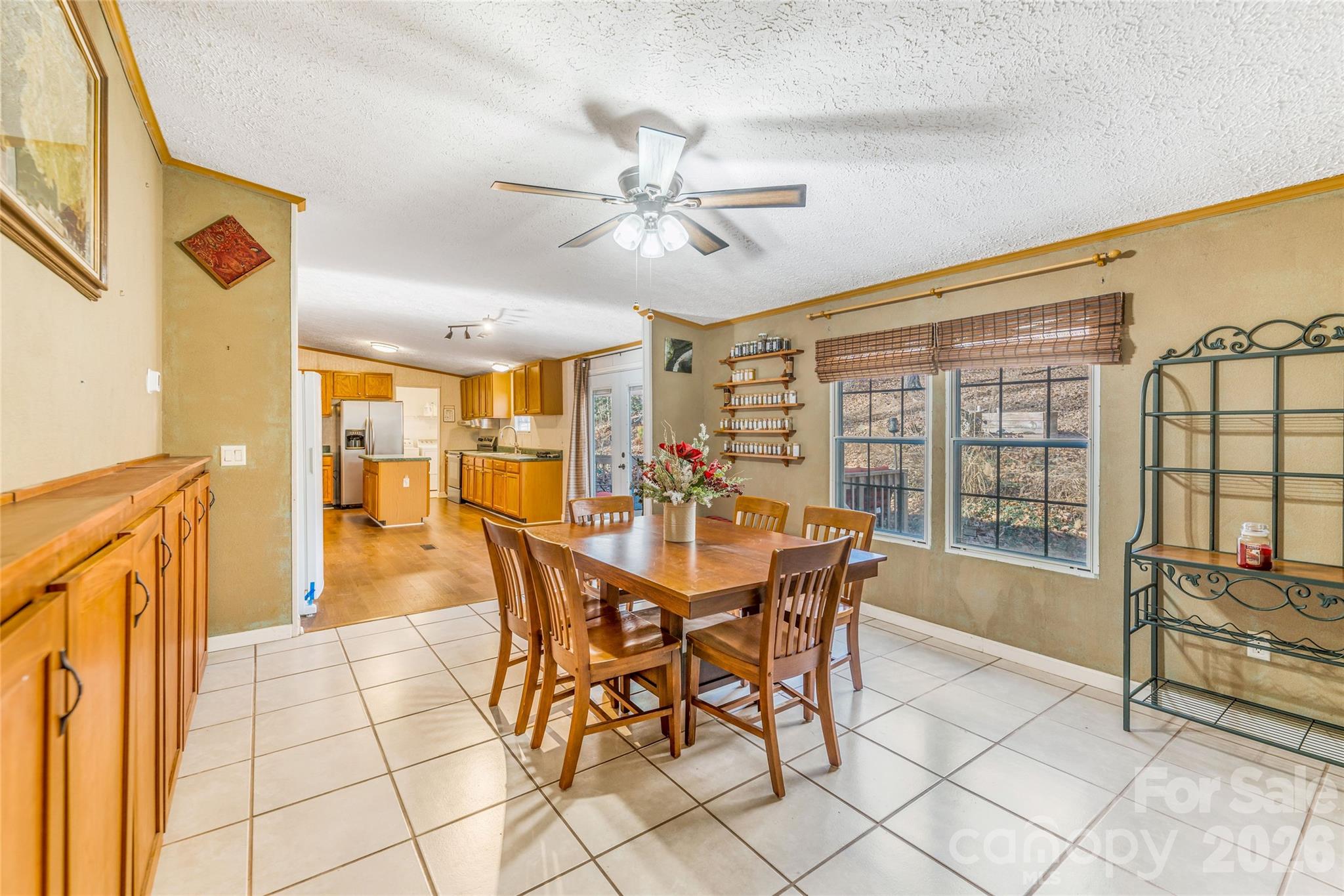140 Crows nest Road
