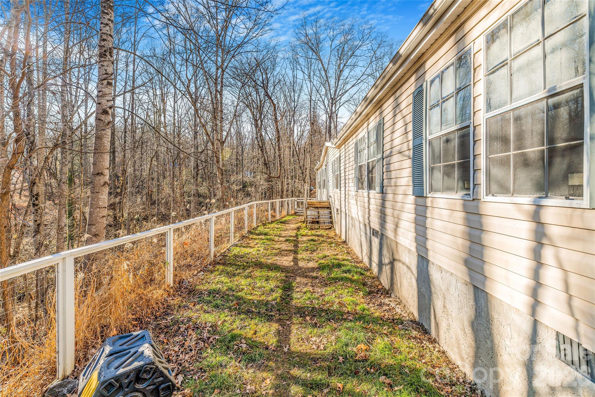 140 Crows nest Road