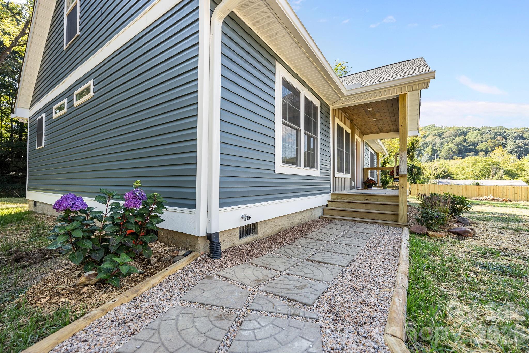 215 McCoy Cove