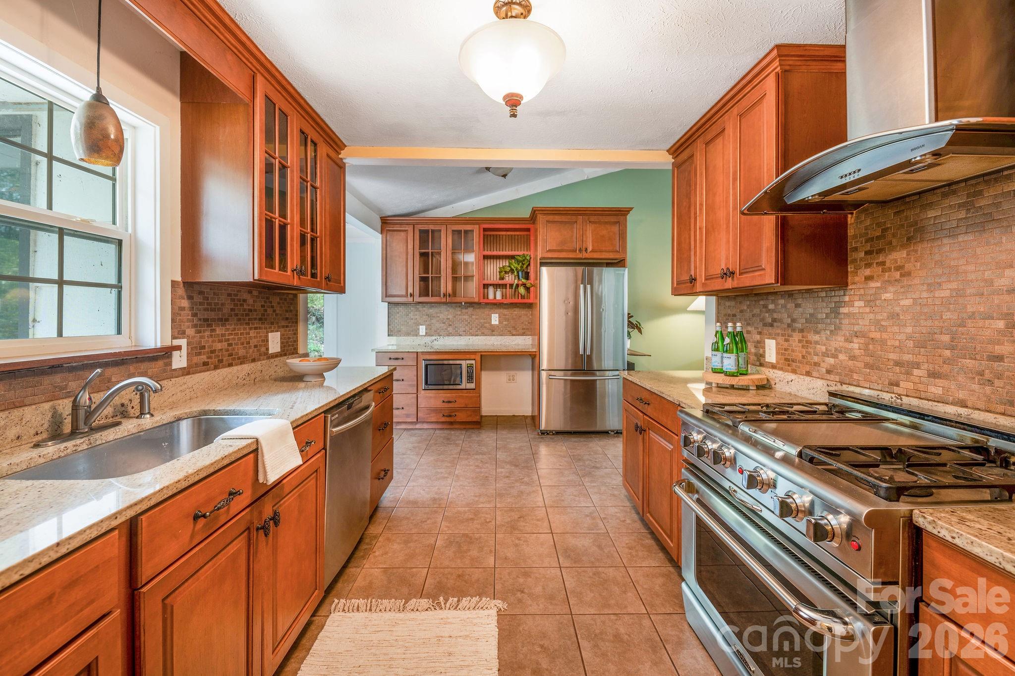 18 Peaceful Valley Lane