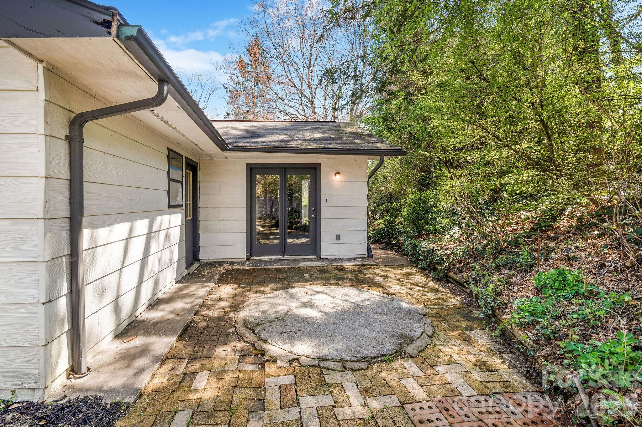 18 Peaceful Valley Lane