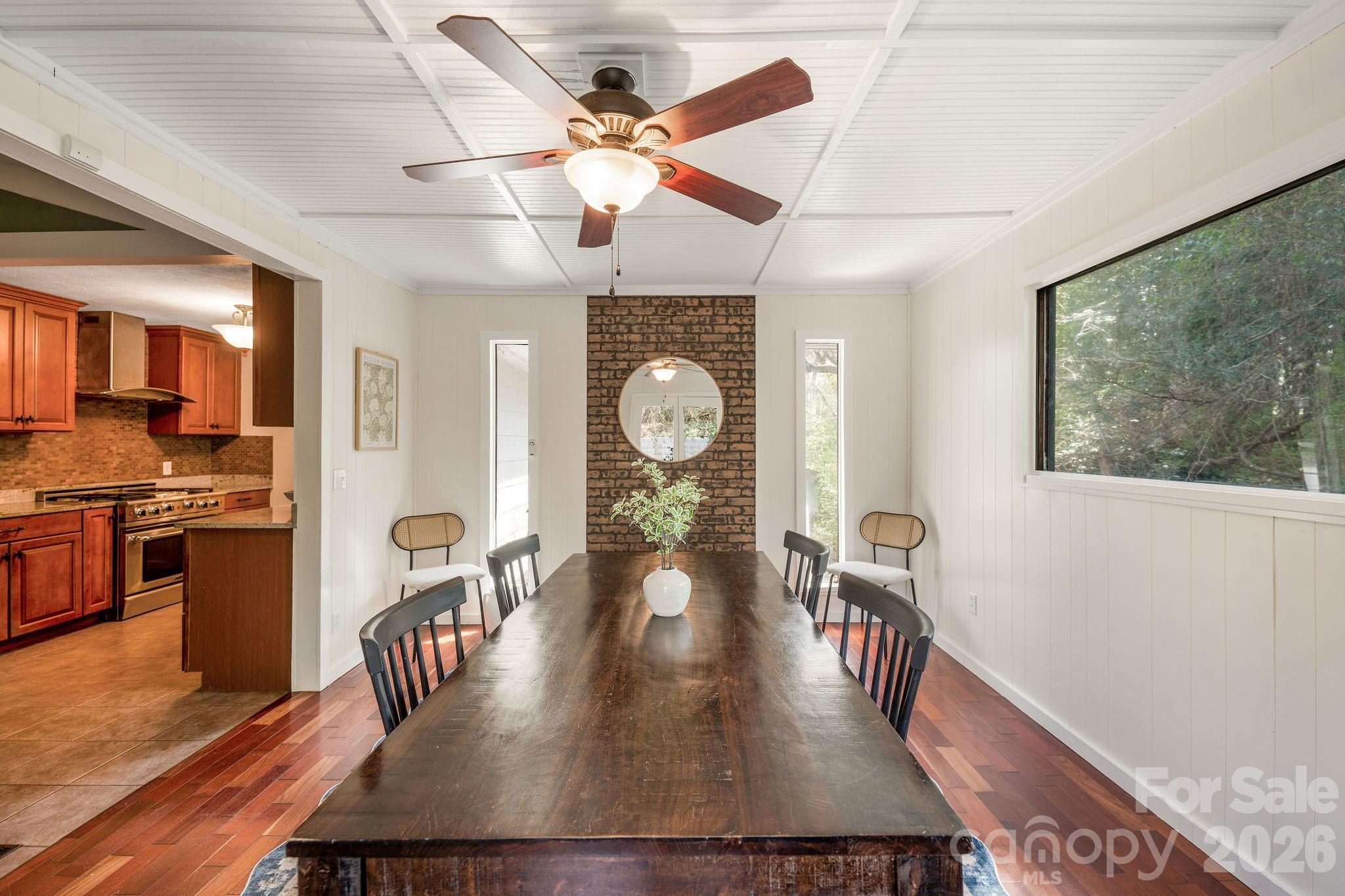 18 Peaceful Valley Lane