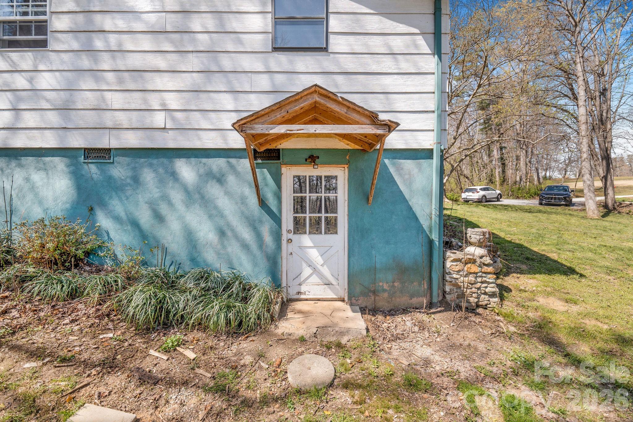18 Peaceful Valley Lane