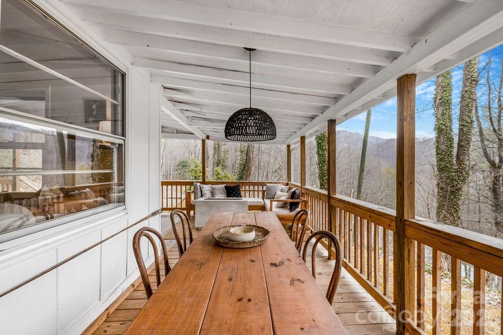 355 East View Road