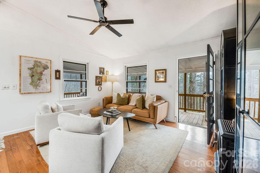 355 East View Road