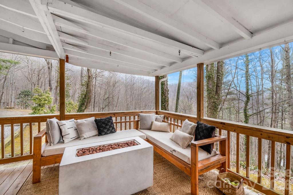 355 East View Road