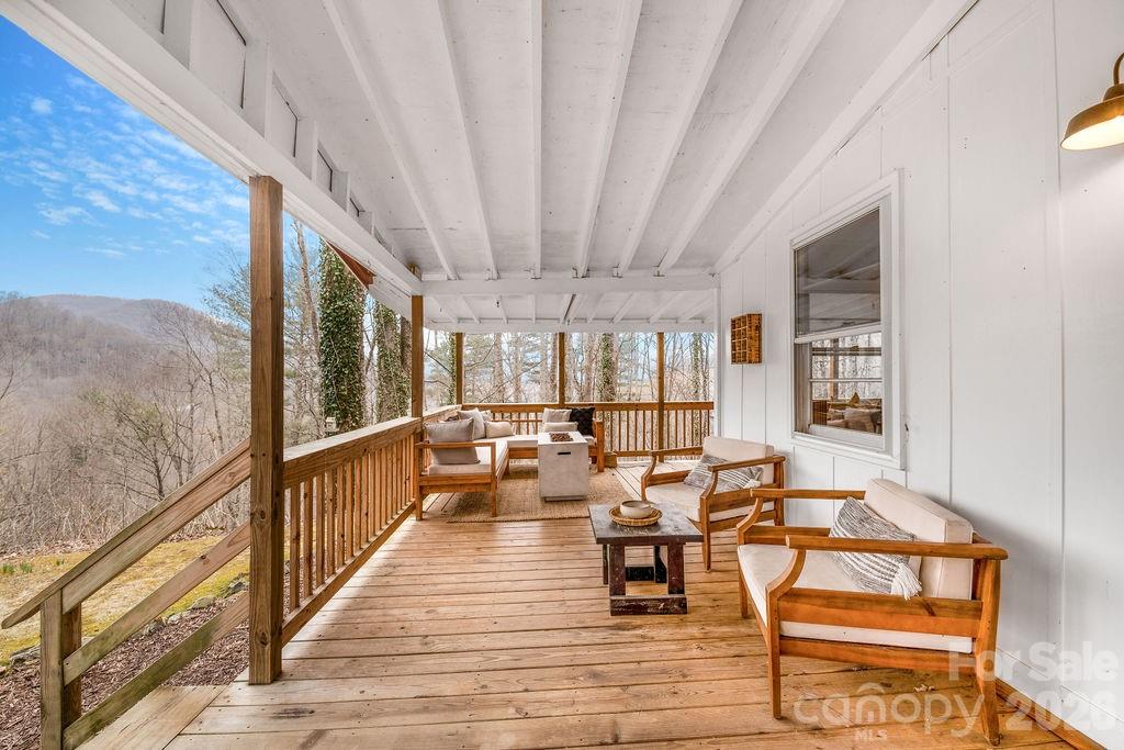 355 East View Road