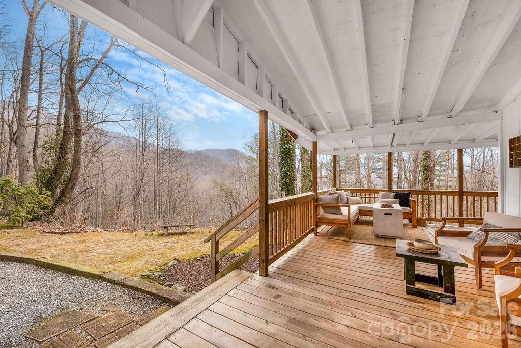 355 East View Road