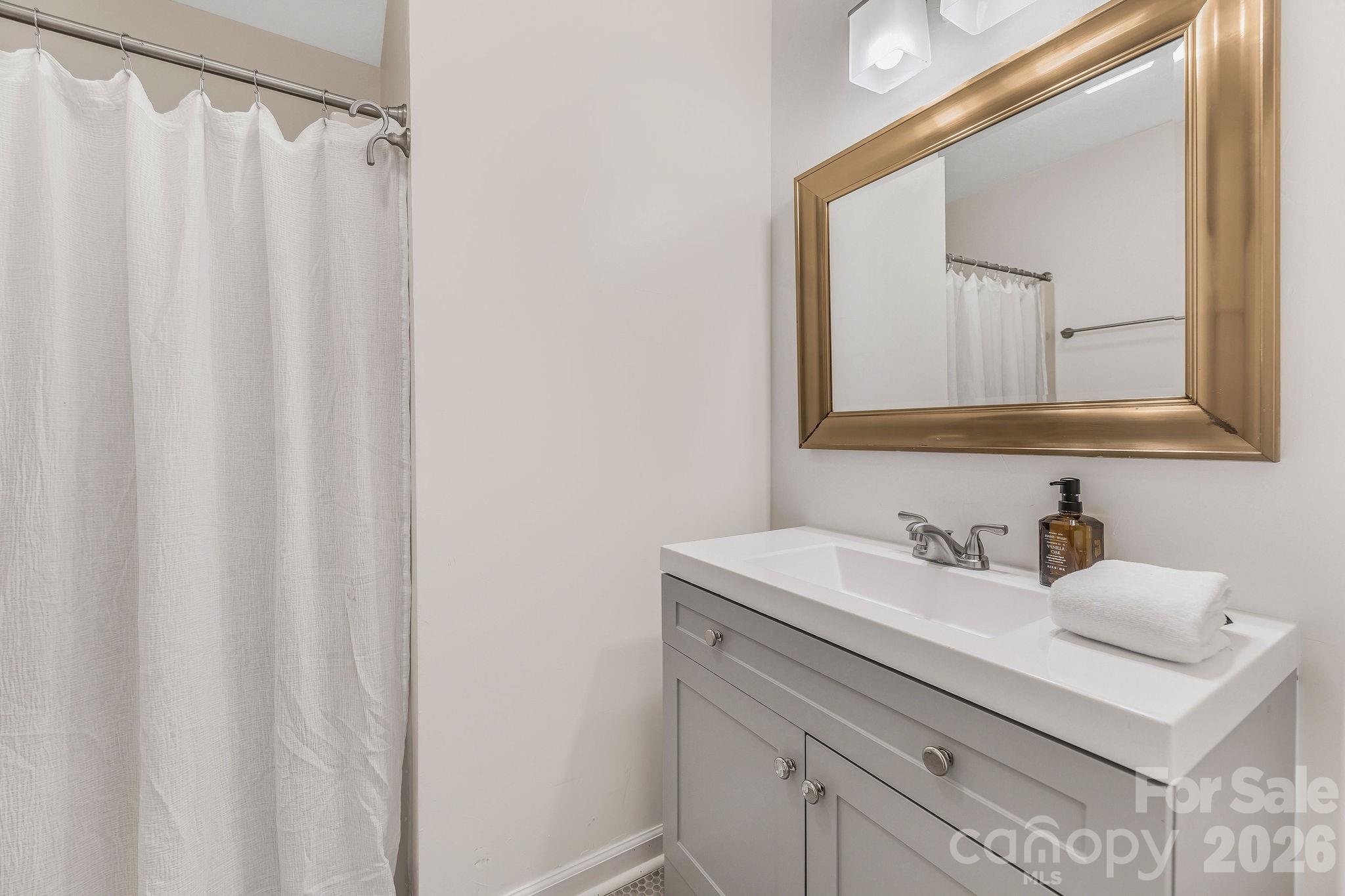 1801 Abbey Circle