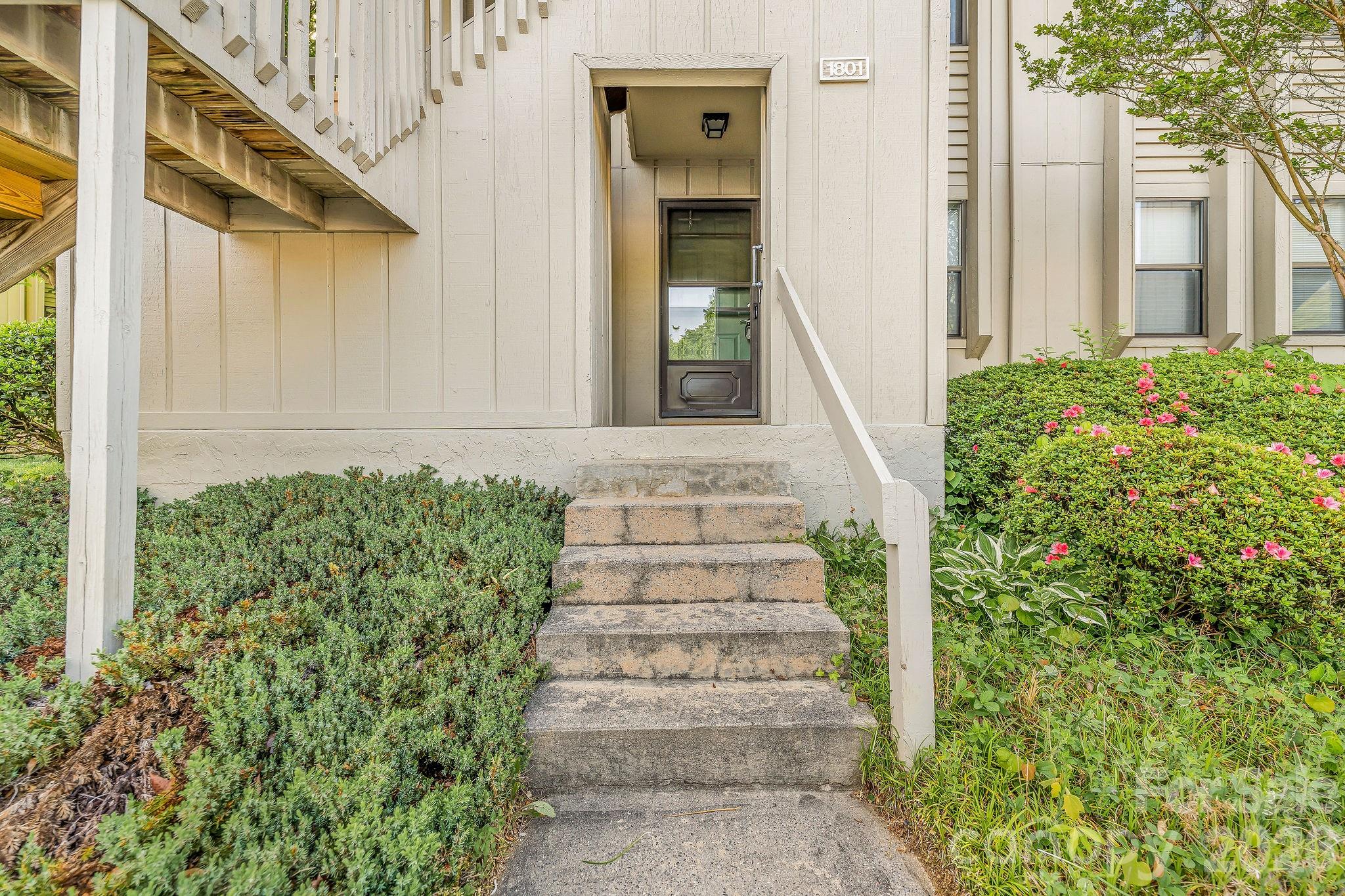 1801 Abbey Circle