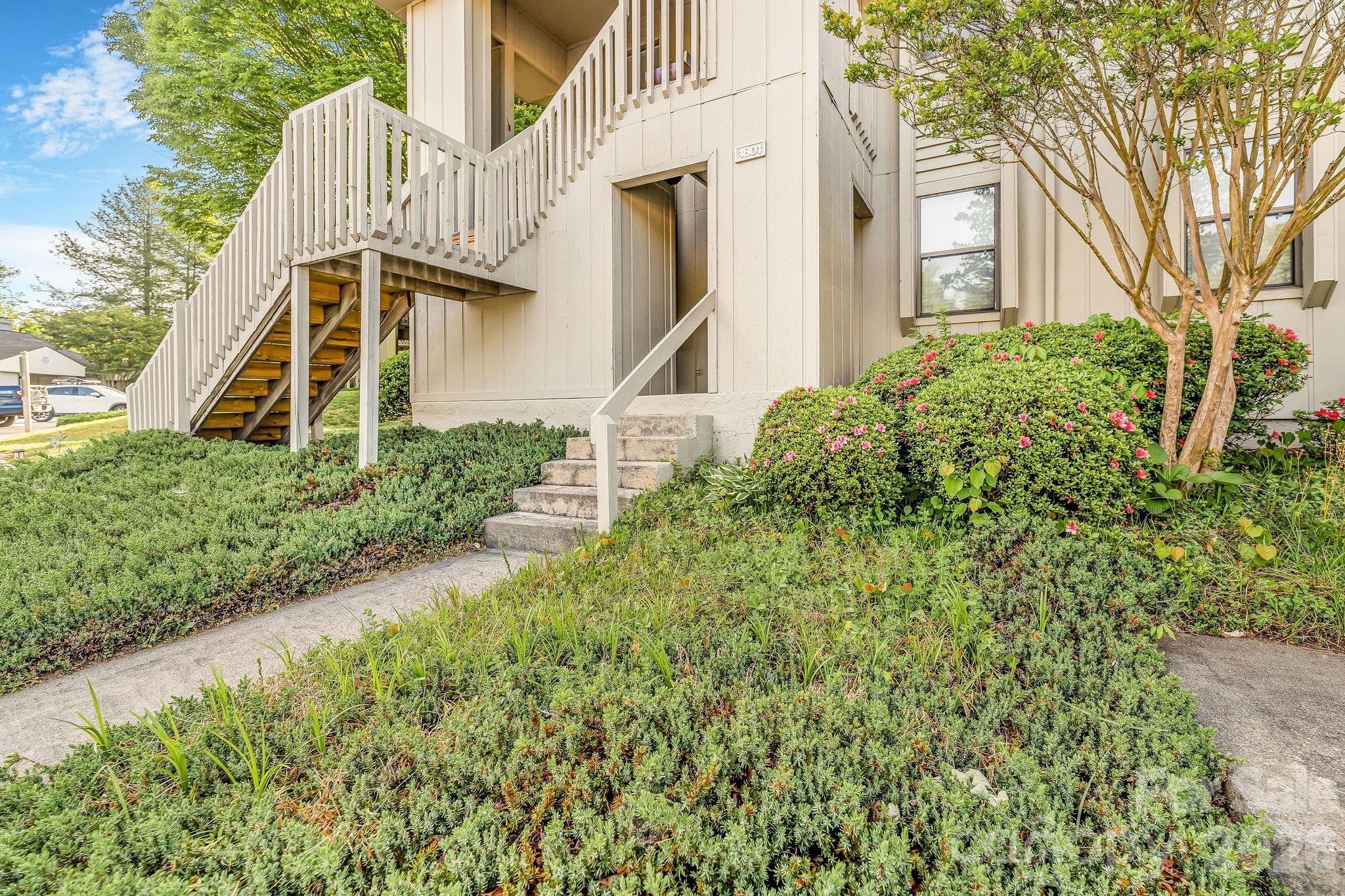 1801 Abbey Circle