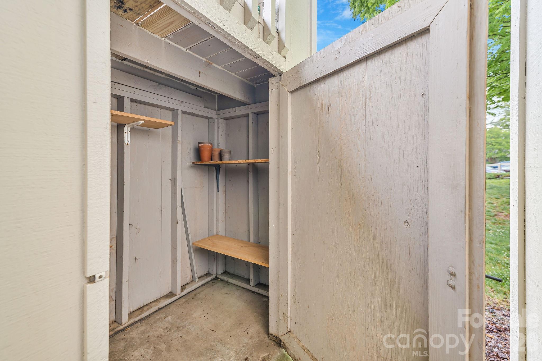 1801 Abbey Circle
