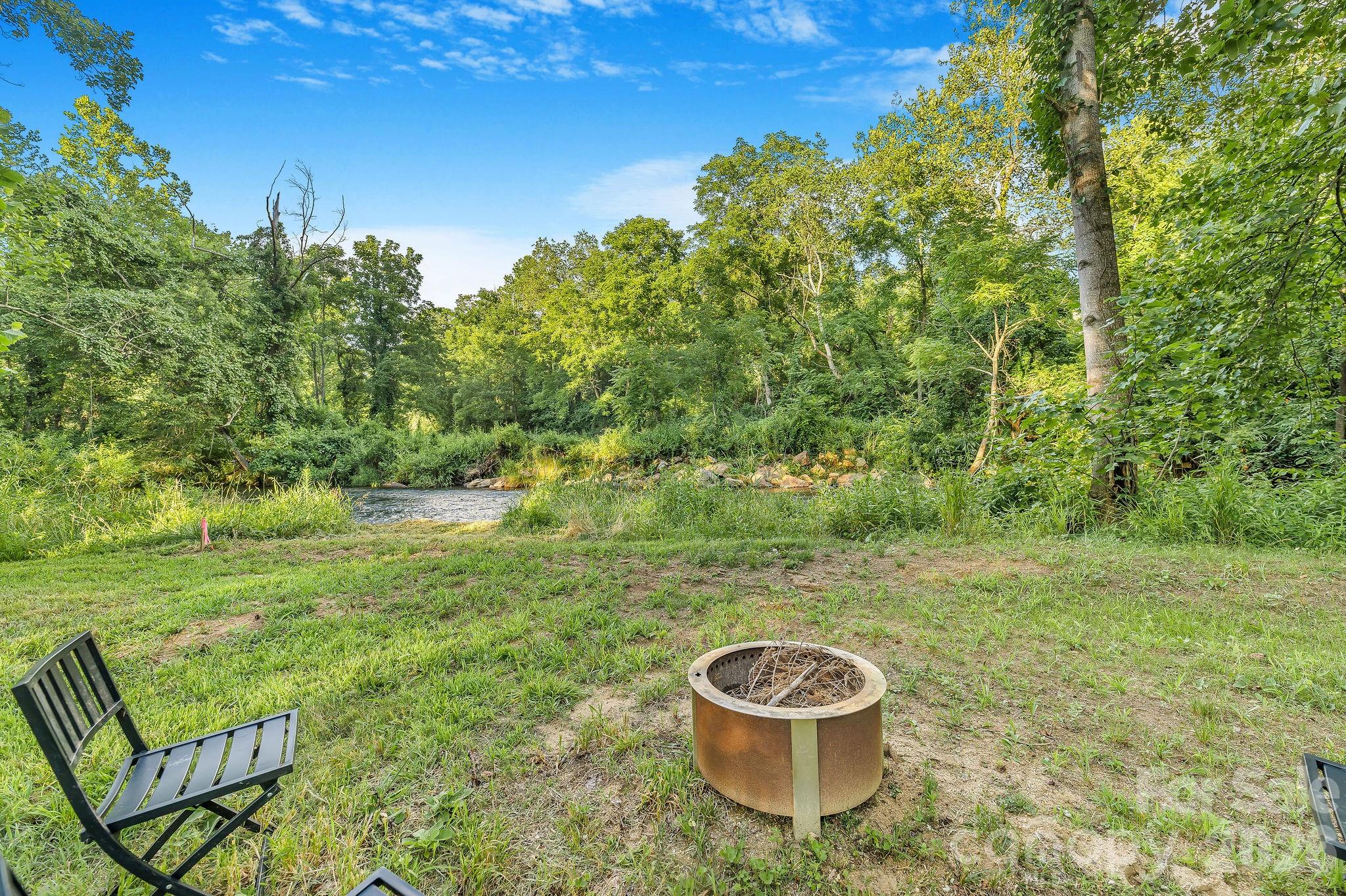 1182 Crabtree Road