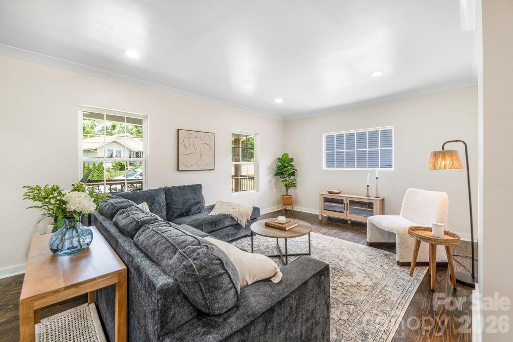 131 Woodrow Avenue