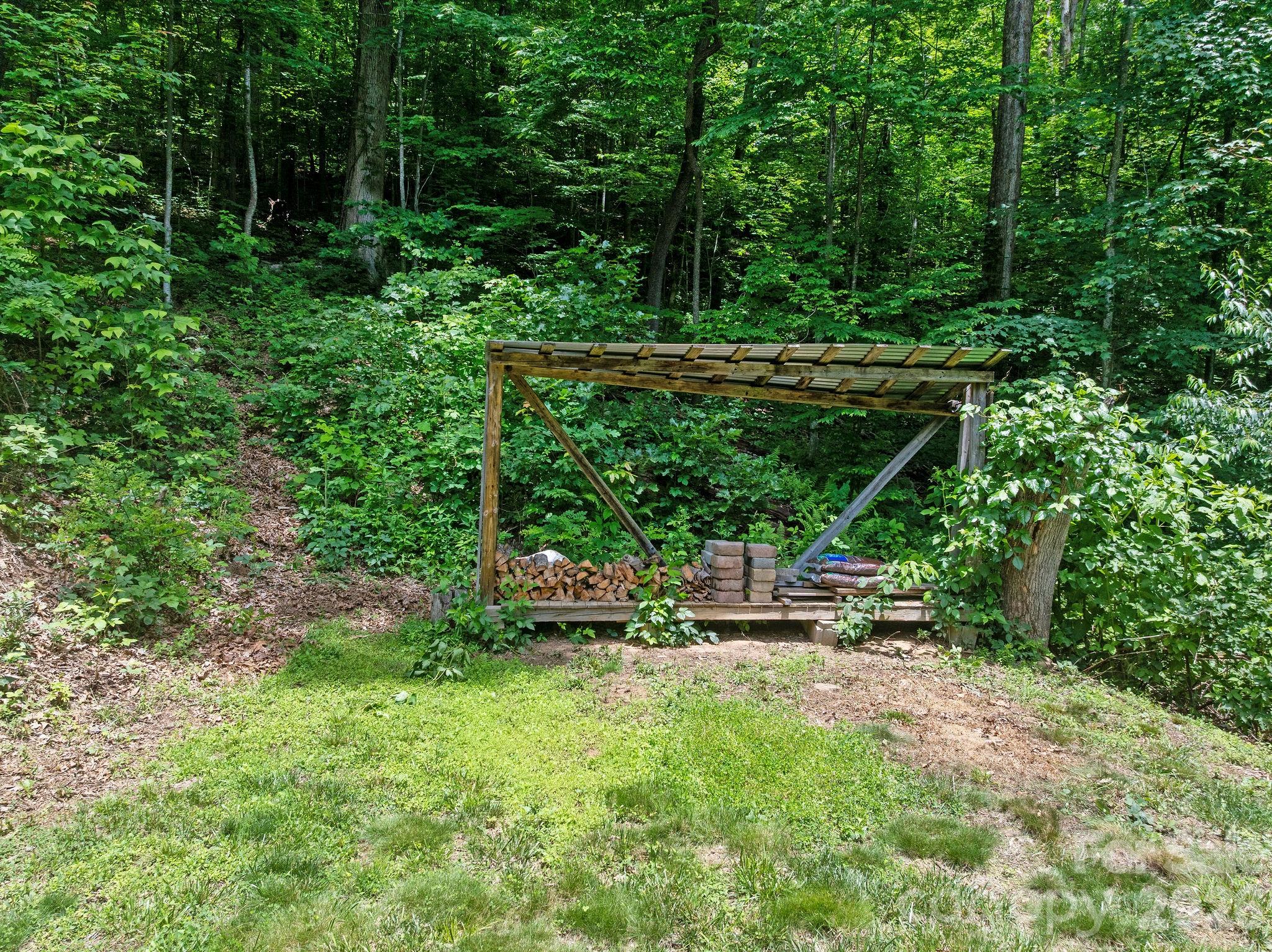174 deep woods Trail