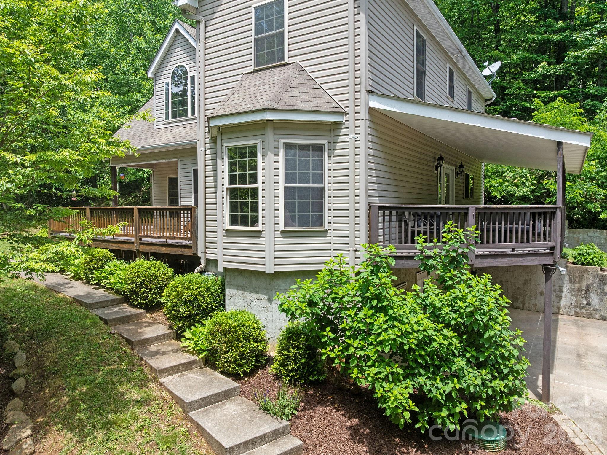 174 deep woods Trail
