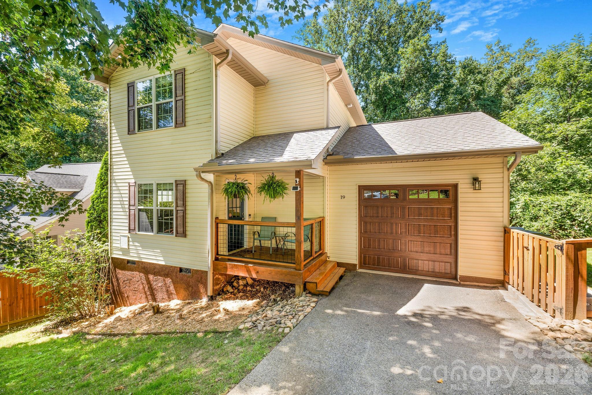 19 Oakcrest Place