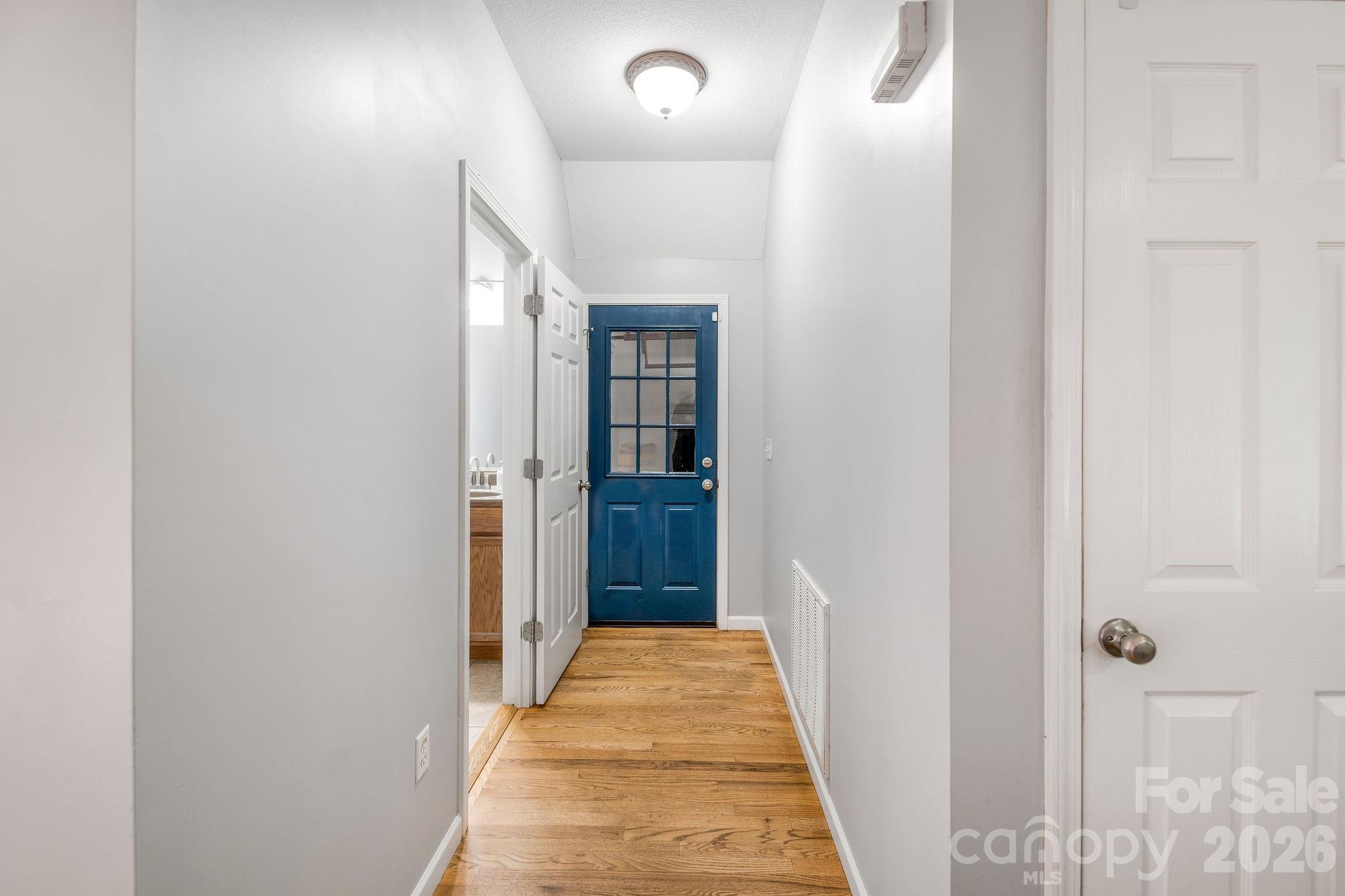 19 Oakcrest Place