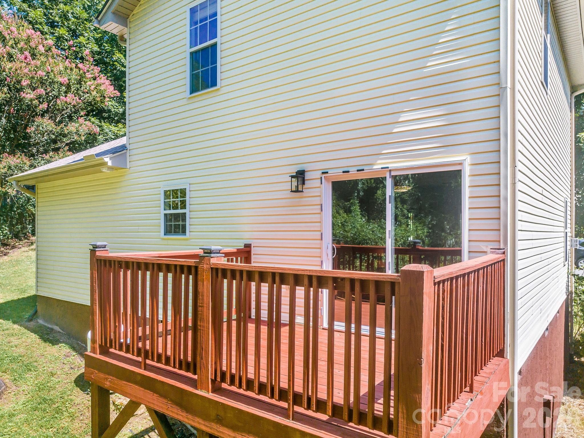 19 Oakcrest Place