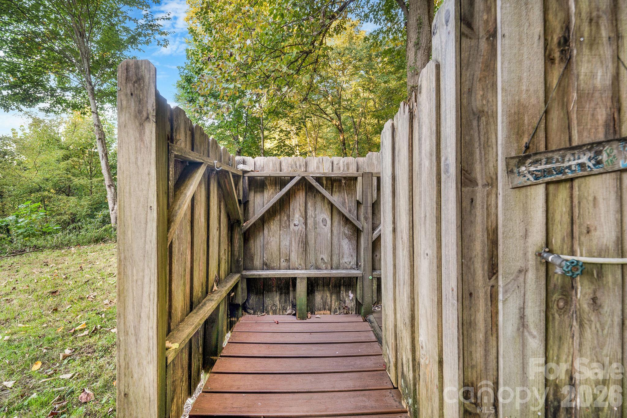 74 Lanzi Ledge Road