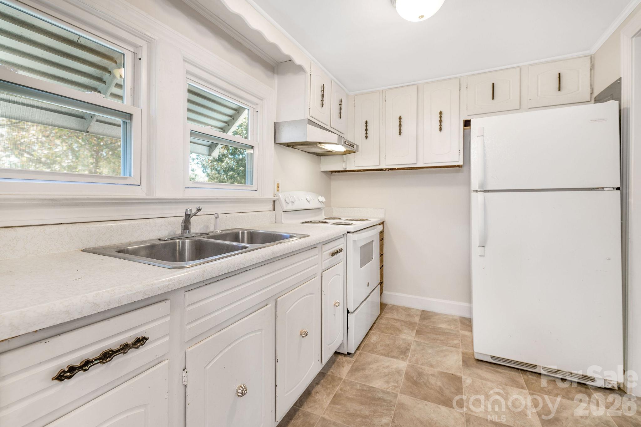 8 Maple Crescent Street