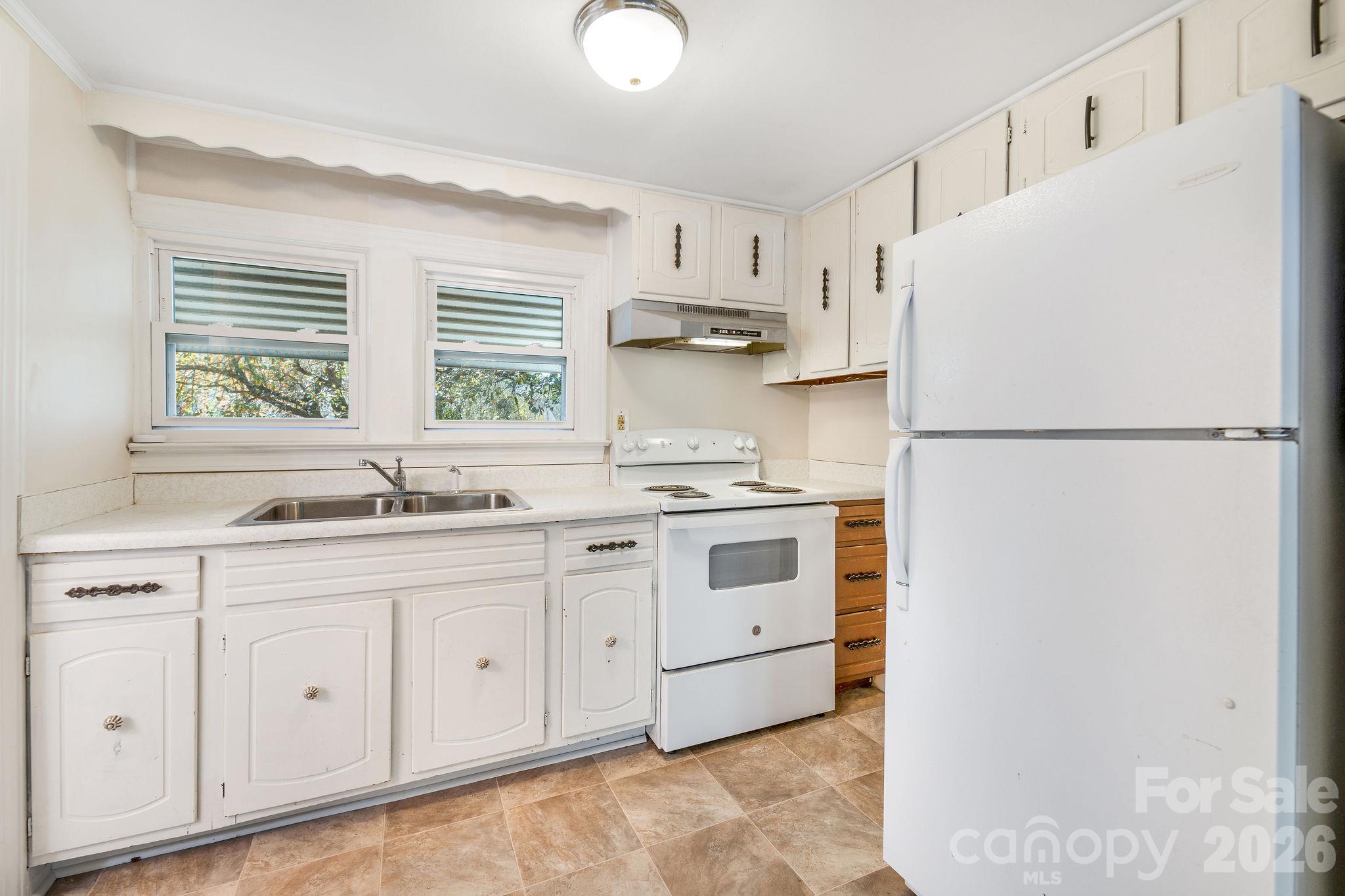 8 Maple Crescent Street